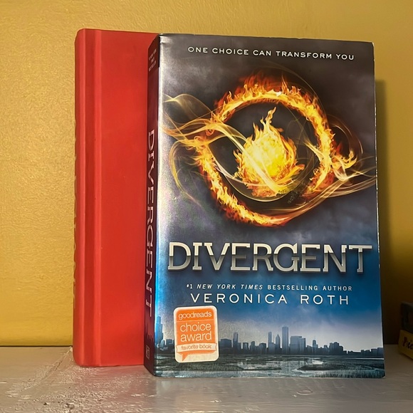 Divergent and Allegiant Books - Picture 1 of 3